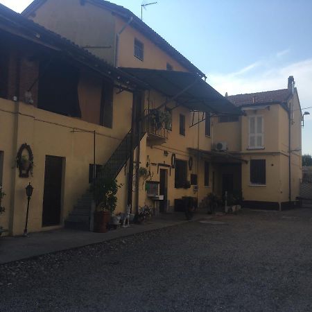 Yoghi & Bubu Apartment Gambolò Екстериор снимка