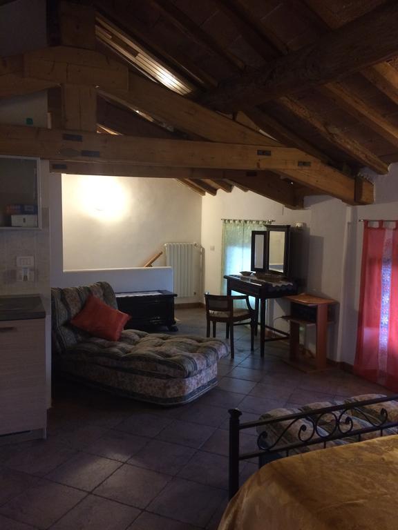 Yoghi & Bubu Apartment Gambolò Стая снимка